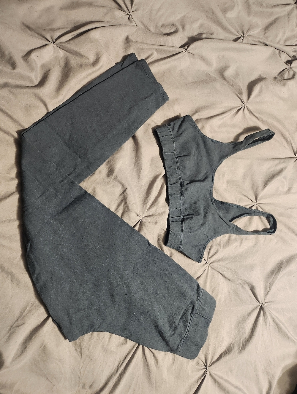 Good American Size 2 Sage Vintage Green Legging And Bra Set
